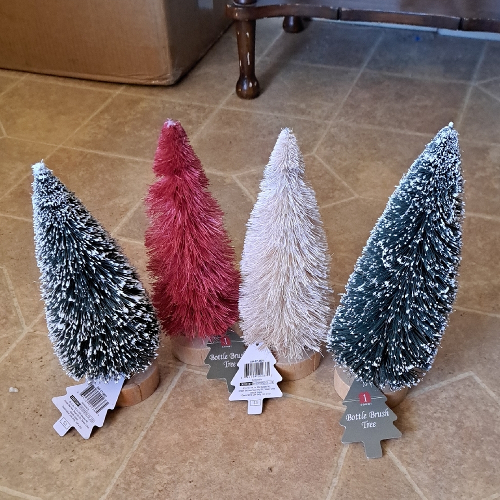 🗽Festive Bottle Brush Tree Set - Red, Cream, Green/ Set Of 4